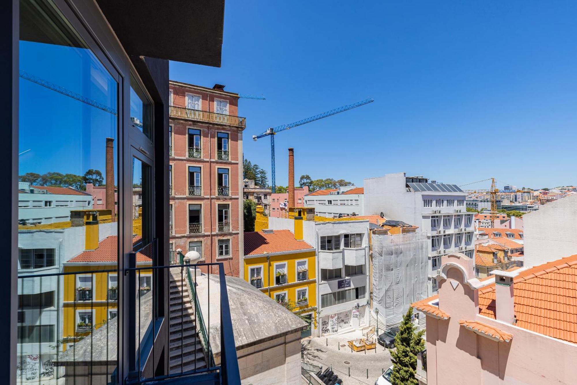 Appartement Design 3bdr Duplex W/balcony By Lovelystay