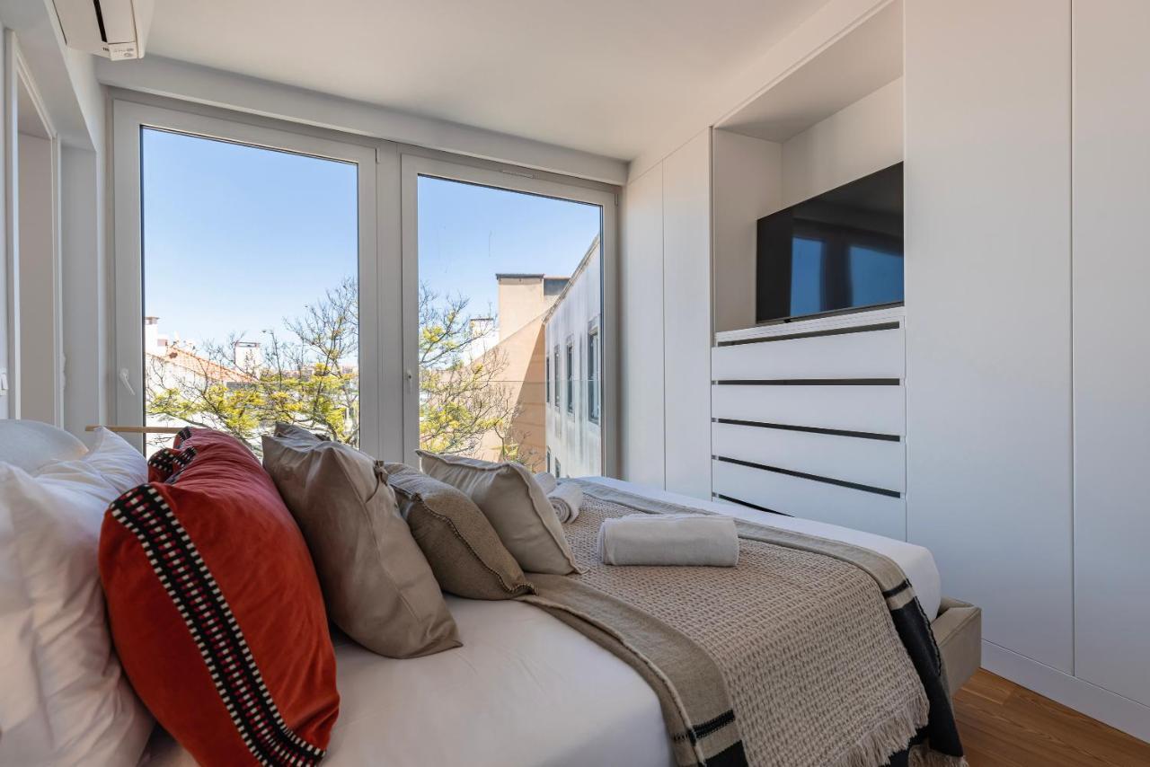 Apartment Design 3bdr Duplex W/balcony By Lovelystay